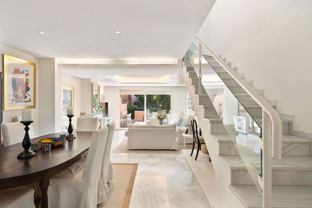 Casa de 3 habitaciones en Nueva Andalucia en venta con piscina garaje - 795.000 € (Ref: 9670487)