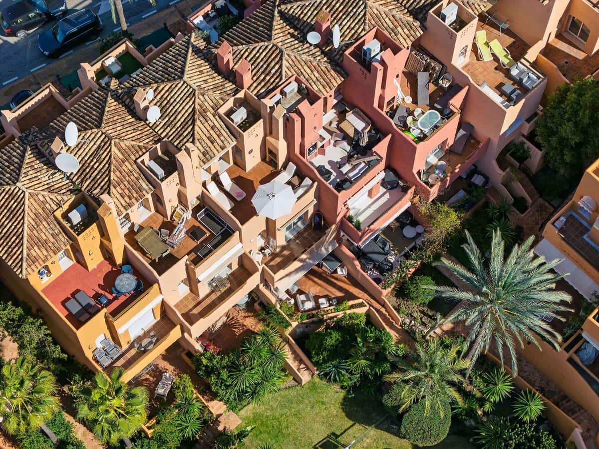 Casa de 3 habitaciones en Nueva Andalucia en venta con piscina garaje - 795.000 € (Ref: 9670487)