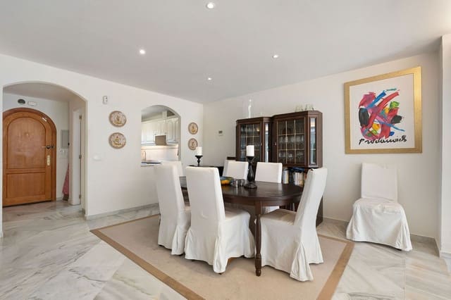 3 soveværelse Byhus til salg i La Dama de Noche - La Alzambra, Marbella med swimmingpool garage - € 795.000 (Ref: 9670487)