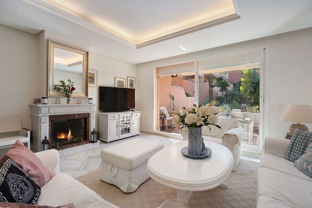 3 soveværelse Byhus til salg i La Dama de Noche - La Alzambra, Marbella med swimmingpool garage - € 795.000 (Ref: 9670487)