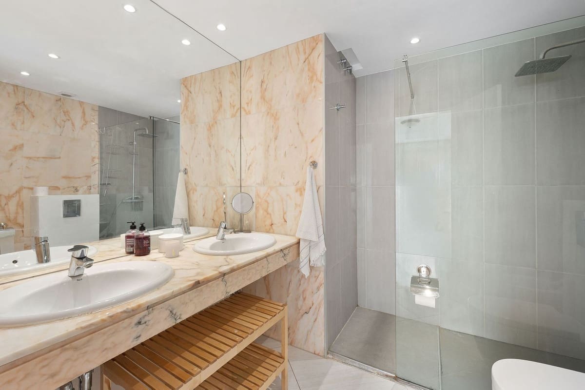 3 bedroom Townhouse for sale in Nueva Andalucia with pool garage - € 795,000 (Ref: 9670487)