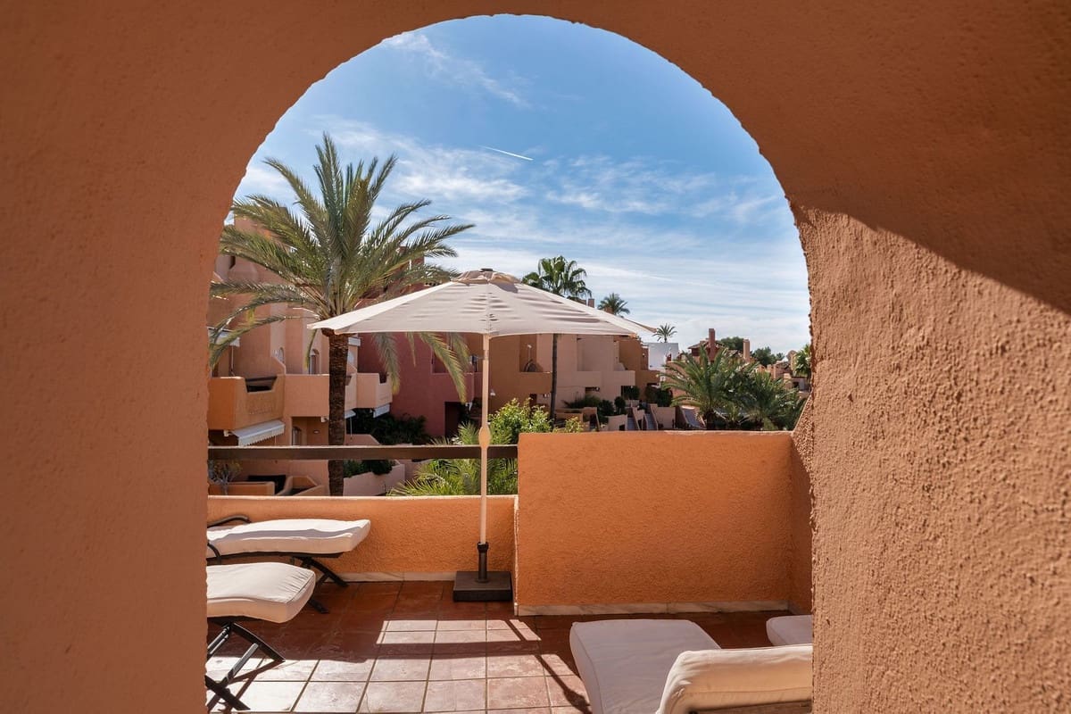 3 bedroom Townhouse for sale in Nueva Andalucia with pool garage - € 795,000 (Ref: 9670487)