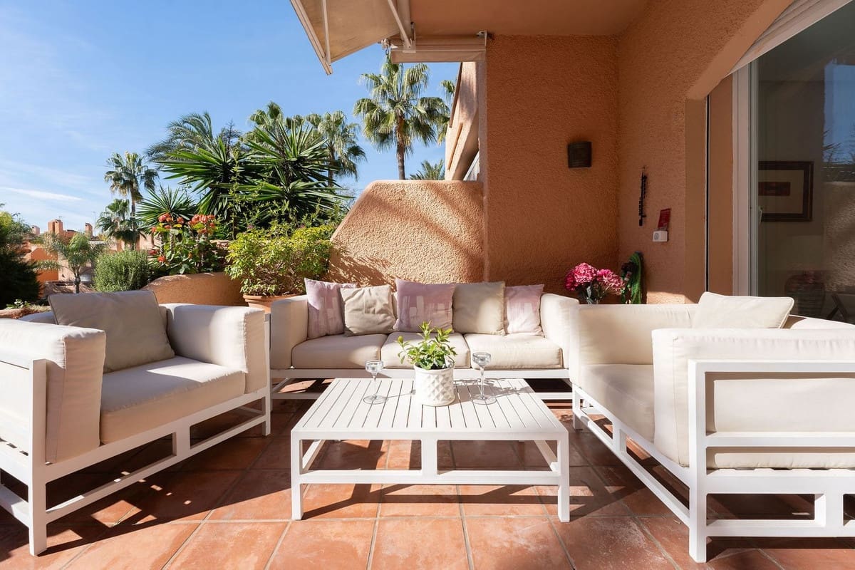 3 bedroom Townhouse for sale in Nueva Andalucia with pool garage - € 795,000 (Ref: 9670487)