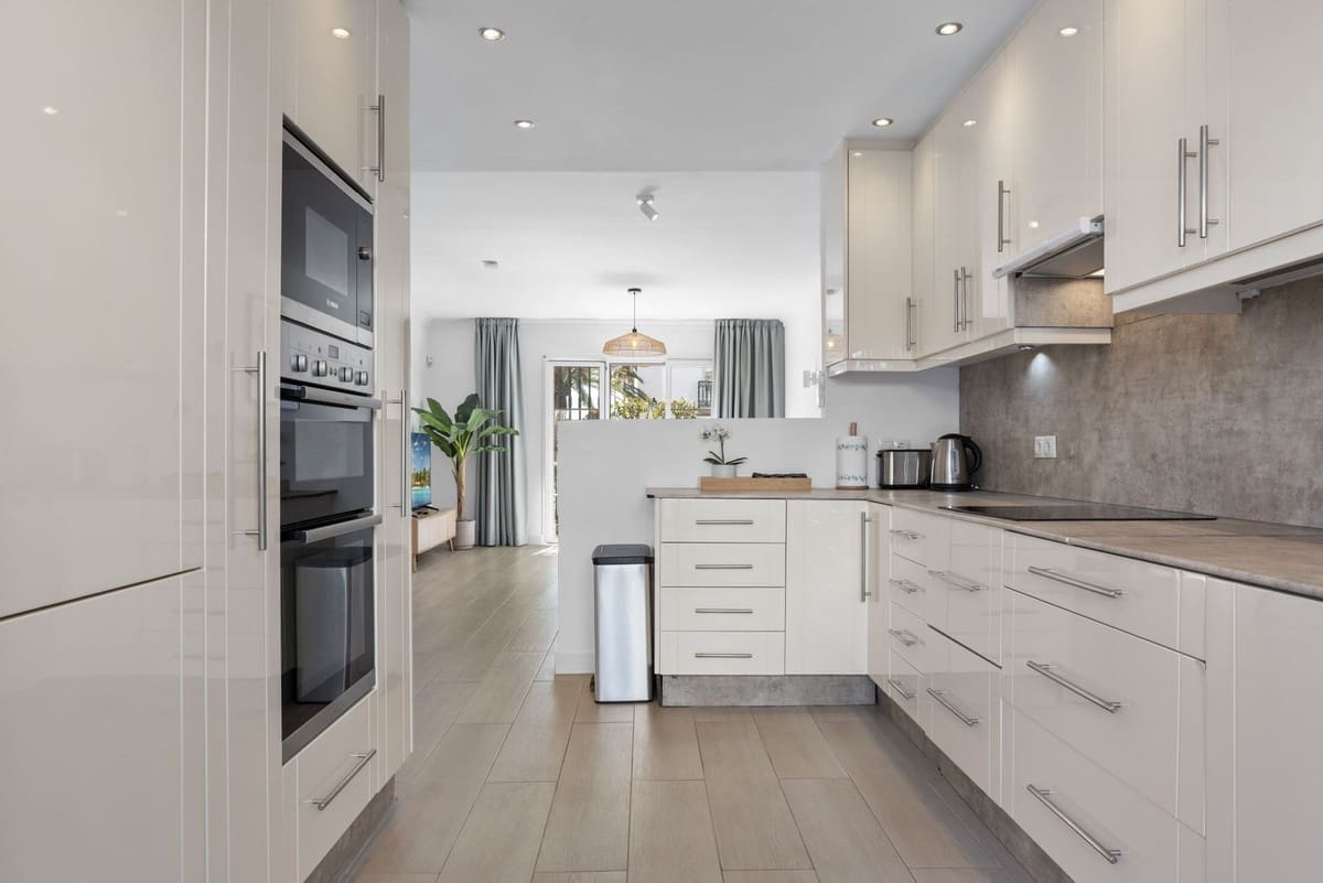 3 bedroom Townhouse for sale in La Cala de Mijas with pool - € 875,000 (Ref: 9670489)