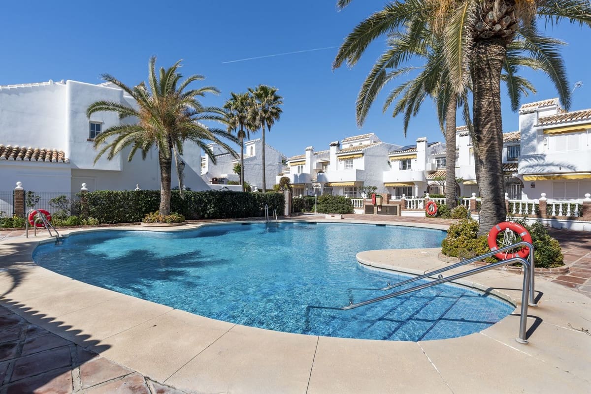 3 bedroom Townhouse for sale in La Cala de Mijas with pool - € 875,000 (Ref: 9670489)