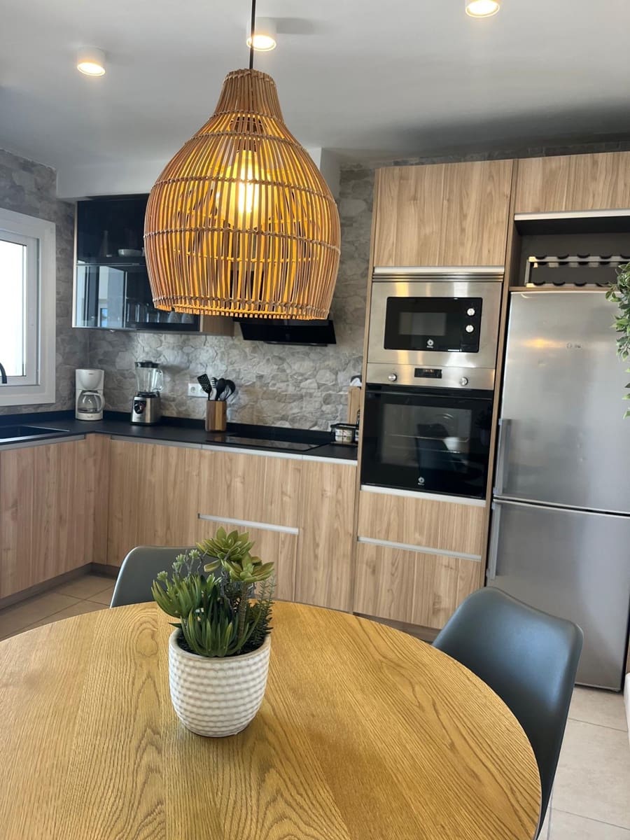 2 slaapkamer Huis te koop in Mijas Costa met zwembad - € 745.000 (Ref: 9670490)