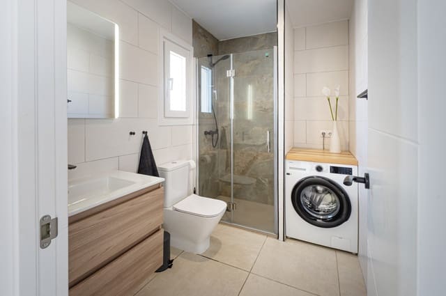 2 soveværelse Byhus til salg i Miraflores, Mijas med swimmingpool - € 745.000 (Ref: 9670490)