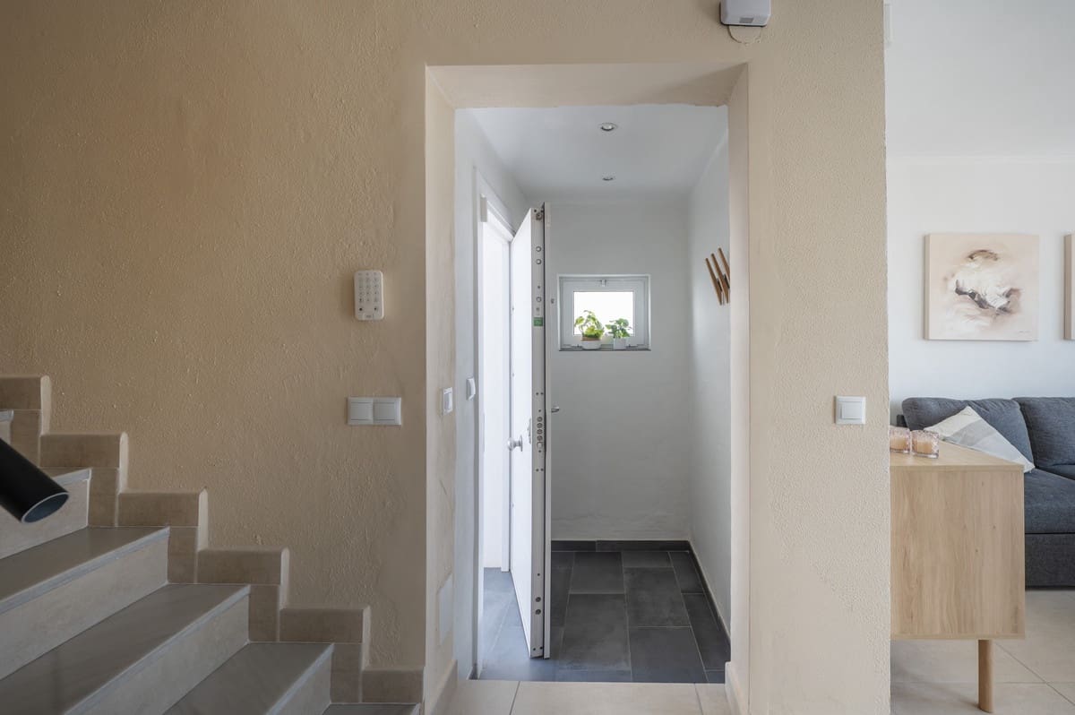 2 Zimmer Haus zu verkaufen in Miraflores mit Pool - 745.000 € (Ref: 9670490)