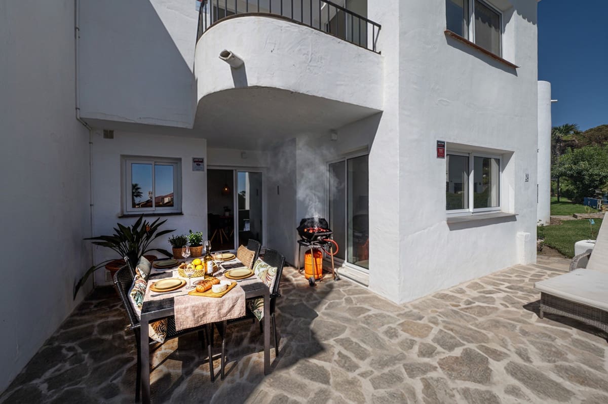 2 Zimmer Haus zu verkaufen in Miraflores mit Pool - 745.000 € (Ref: 9670490)