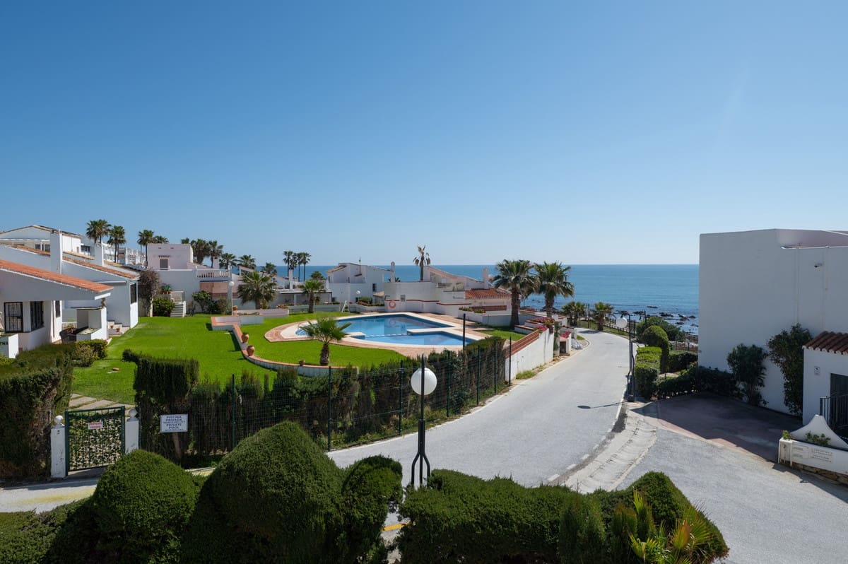2 Zimmer Haus zu verkaufen in Miraflores mit Pool - 745.000 € (Ref: 9670490)