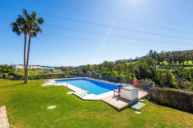 3 quarto Casa em Banda para venda em Centro, Estepona com piscina - 777 000 € (Ref: 9670491)