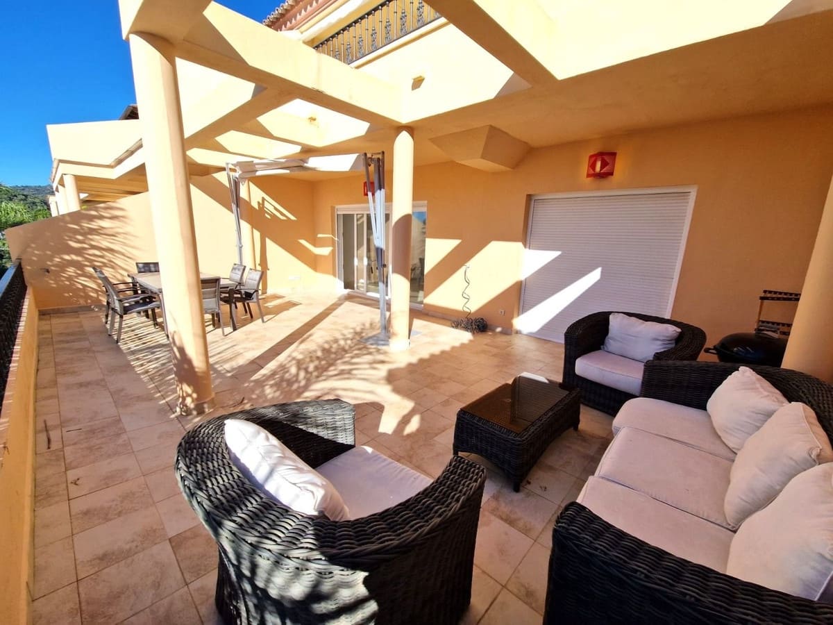 2 soverom Leilighet til salgs i Marbella med svømmebasseng garasje - € 585 000 (Ref: 9670493)