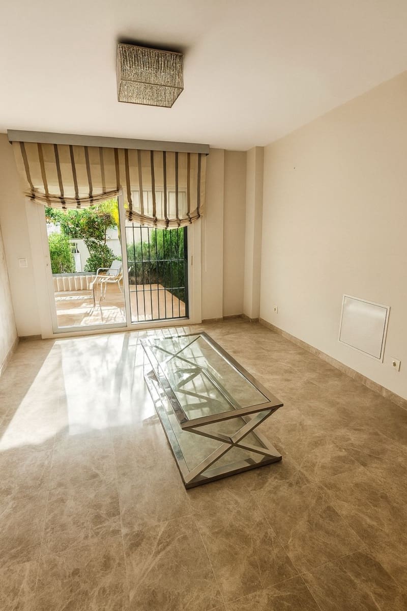 2 camera da letto Appartamento in vendita in Nueva Andalucia con piscina garage - 570.000 € (Rif: 9670494)