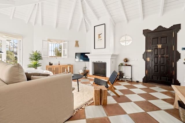 2 quarto Casa em Banda para venda em La Heredia, Benahavís com piscina - 525 000 € (Ref: 9670496)