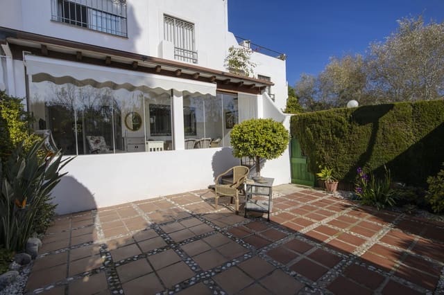 3 Zimmer Haus zu verkaufen in Centro, Estepona mit Pool - 665.000 € (Ref: 9670497)