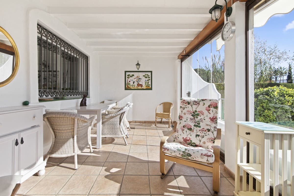3 soveværelse Byhus til salg i Estepona med swimmingpool - € 665.000 (Ref: 9670497)