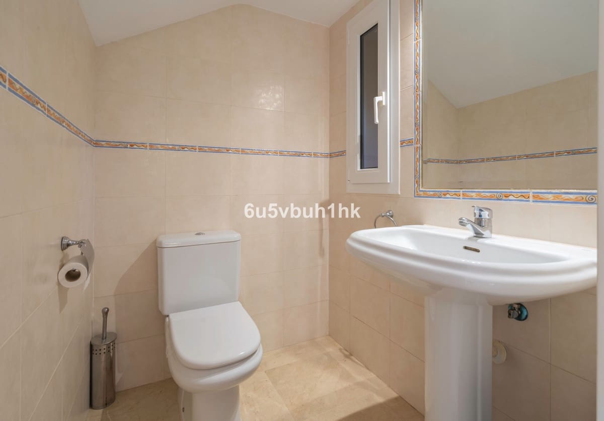 3 soveværelse Semi-Rækkehus til salg i Riviera del Sol med swimmingpool - € 525.000 (Ref: 9670498)