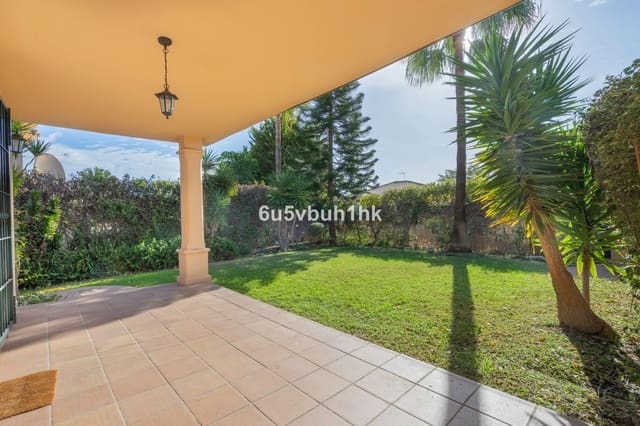 3 soveværelse Semi-Rækkehus til salg i Riviera del Sol, Mijas med swimmingpool - € 525.000 (Ref: 9670498)