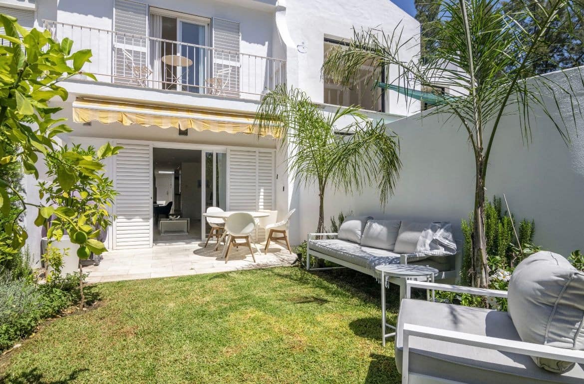 3 sovrum Hus till salu i Nueva Andalucia med pool - 625 000 € (Ref: 9670502)