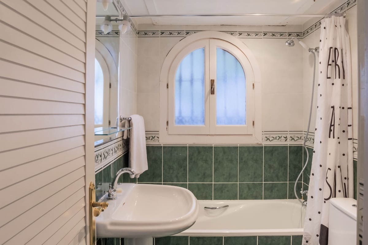 3 makuuhuone Omakotitalo myytävänä paikassa La Duquesa / Puerto de la Duquesa mukana uima-altaan - 515 000 € (Ref: 9670503)