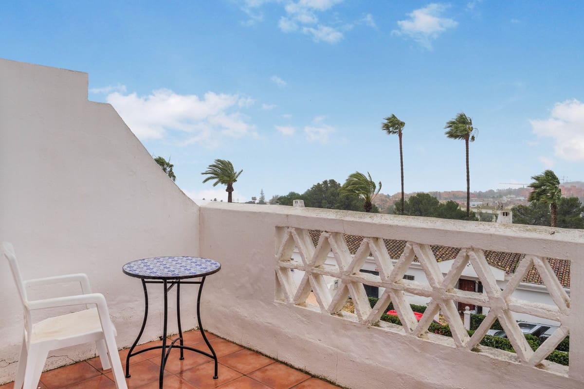 3 makuuhuone Omakotitalo myytävänä paikassa La Duquesa / Puerto de la Duquesa mukana uima-altaan - 515 000 € (Ref: 9670503)