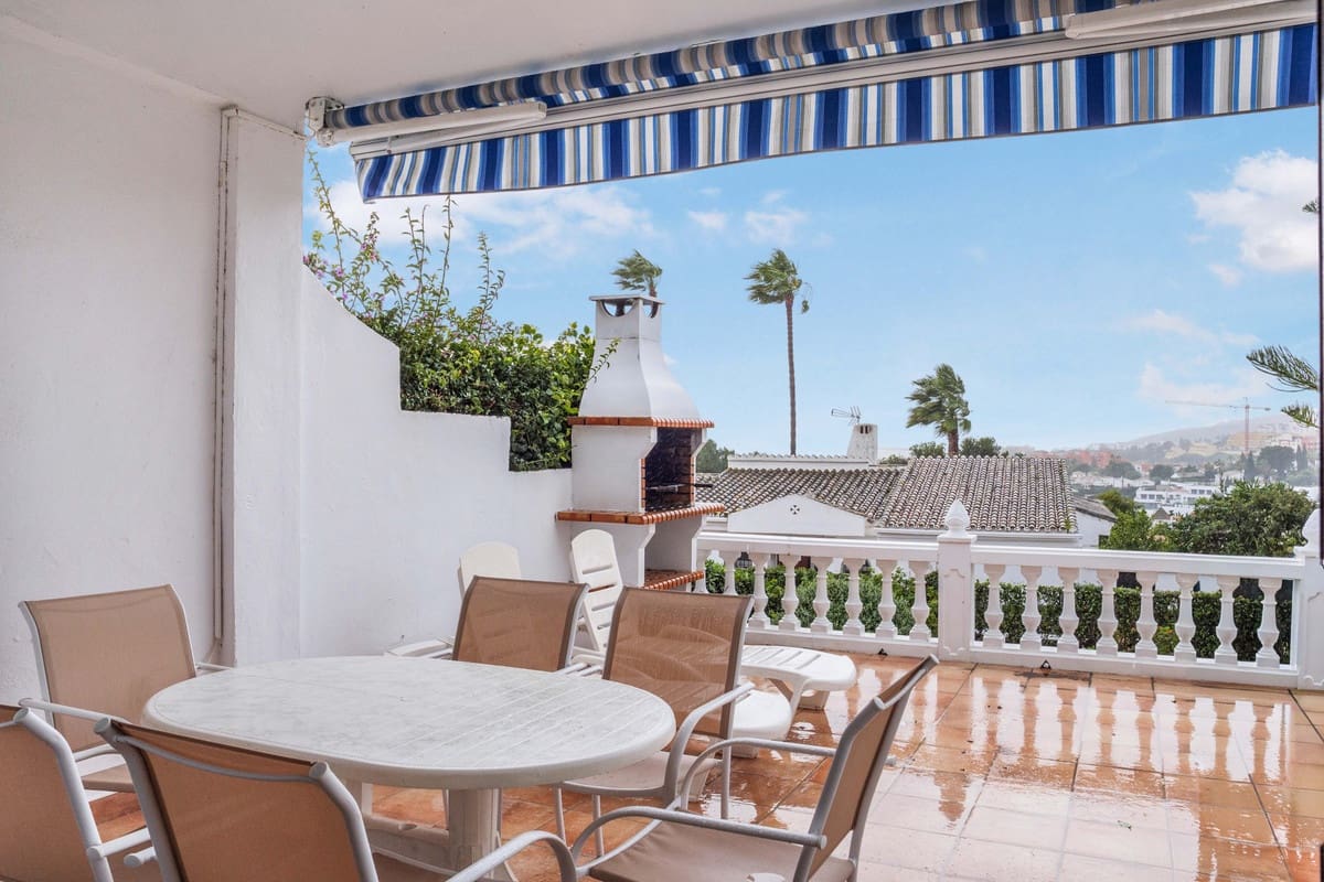 3 bedroom Townhouse for sale in La Duquesa / Puerto de la Duquesa with pool - € 515,000 (Ref: 9670503)