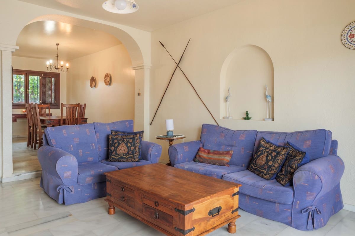 3 bedroom Townhouse for sale in La Duquesa / Puerto de la Duquesa with pool - € 499,000 (Ref: 9670503)
