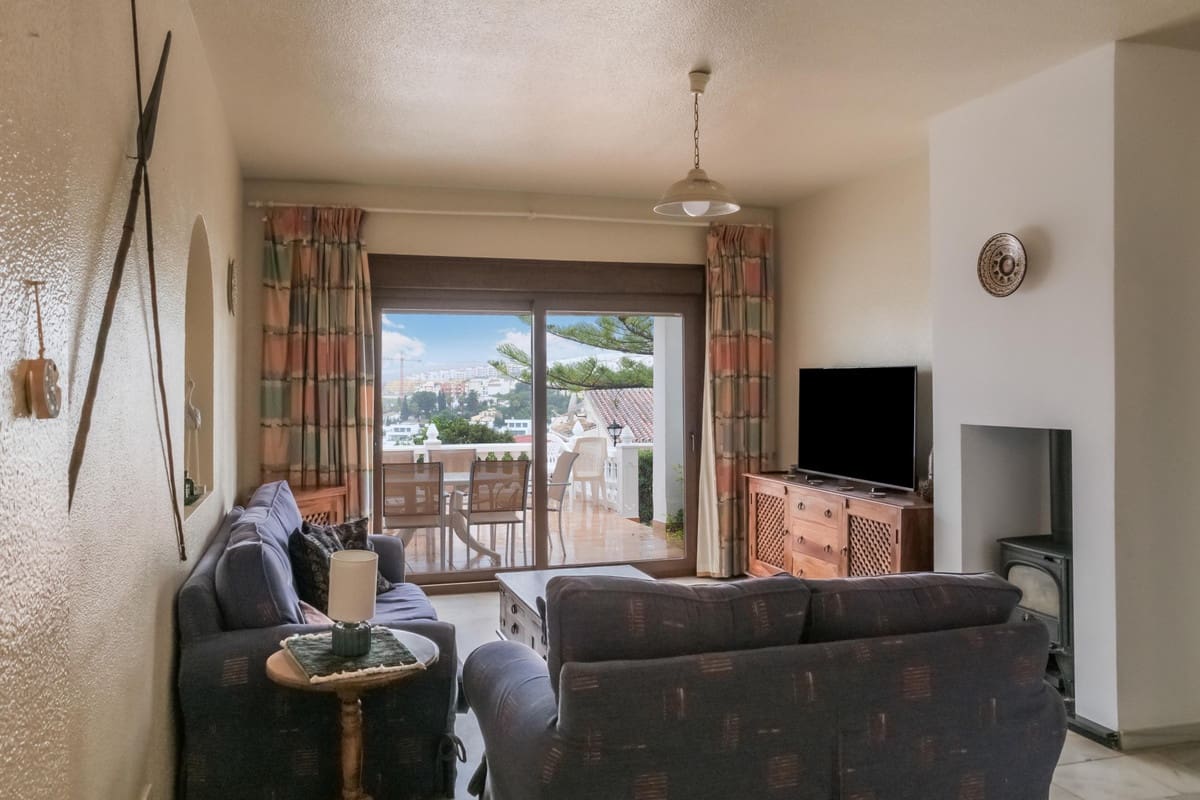 3 bedroom Townhouse for sale in La Duquesa / Puerto de la Duquesa with pool - € 499,000 (Ref: 9670503)