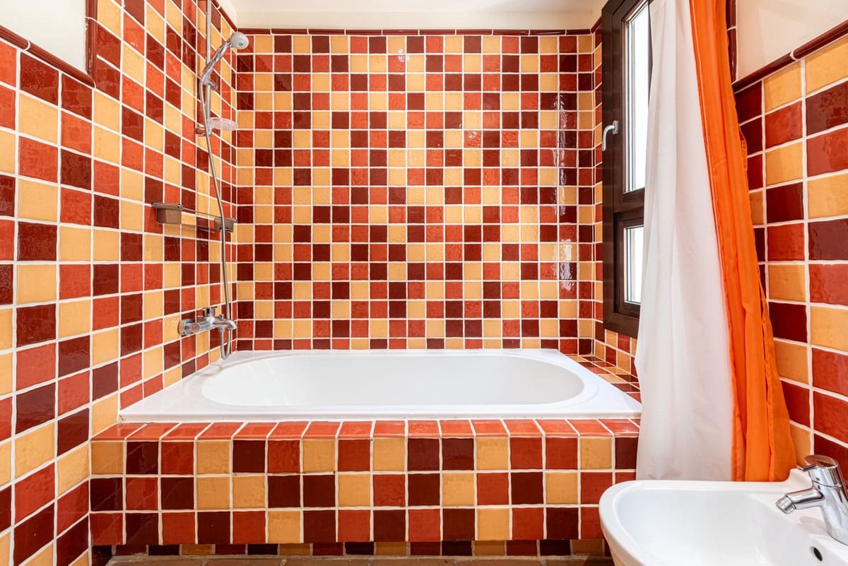 4 Zimmer Haus zu verkaufen in Benahavis mit Pool Garage - 598.000 € (Ref: 9670505)