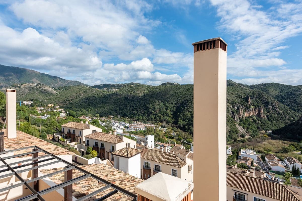 4 Zimmer Haus zu verkaufen in Benahavis mit Pool Garage - 598.000 € (Ref: 9670505)