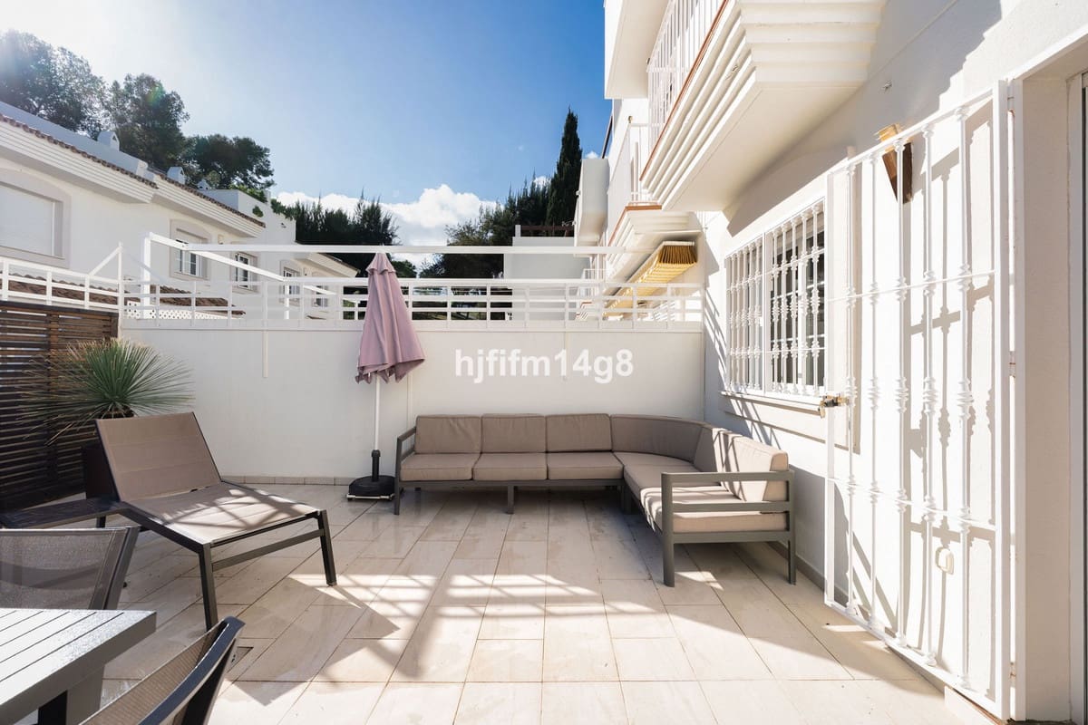 3 soverom Hus til salgs i Nueva Andalucia med svømmebasseng - € 595 000 (Ref: 9670506)