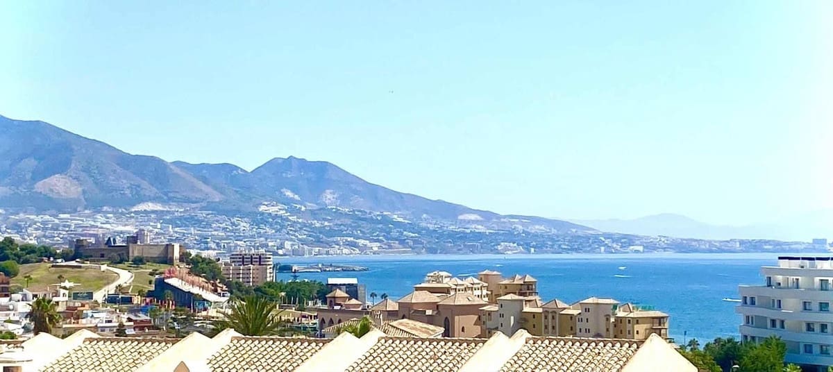 2 sovrum Hus till salu i Mijas Costa med pool - 579 000 € (Ref: 9670507)