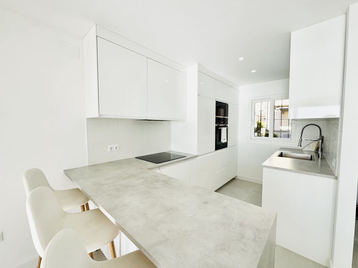 2 bedroom Townhouse for sale in Mijas Costa with pool - € 579,000 (Ref: 9670507)