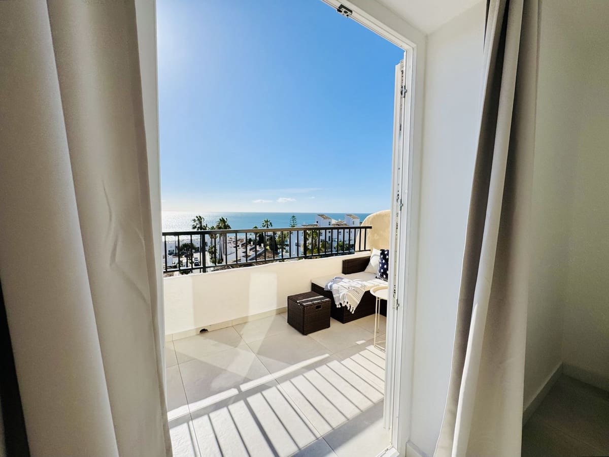 2 bedroom Townhouse for sale in Mijas Costa with pool - € 579,000 (Ref: 9670507)