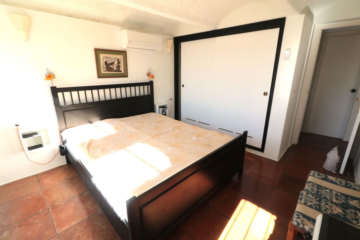 3 Zimmer Villa zu verkaufen in Estepona mit Pool - 569.000 € (Ref: 9670508)