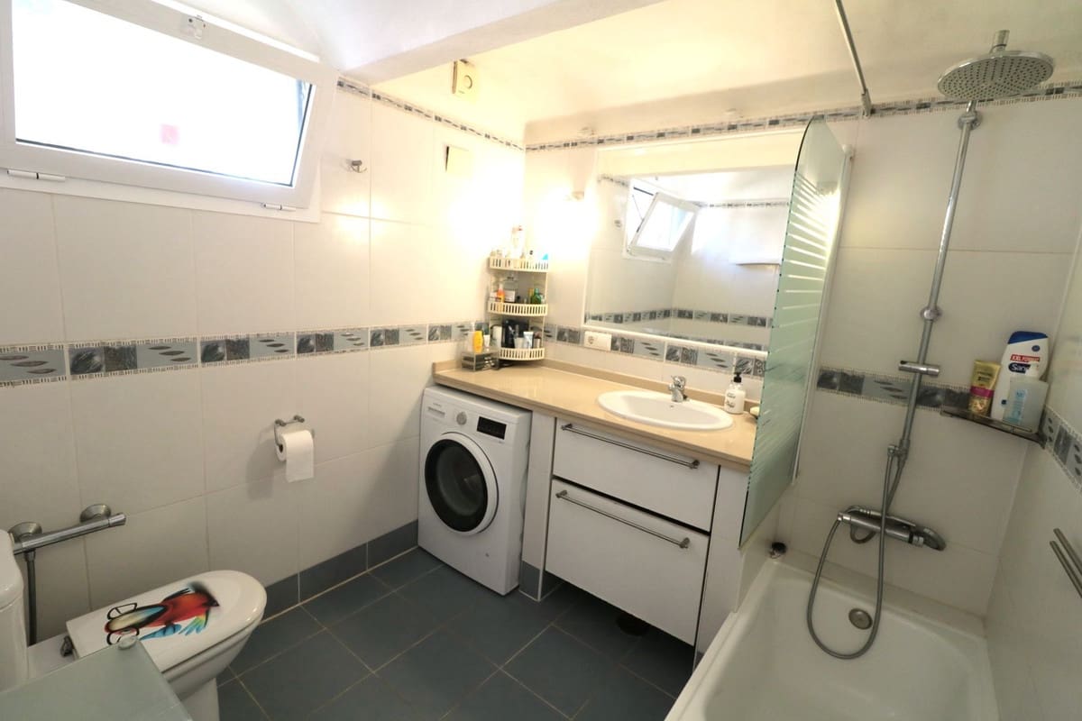 3 Zimmer Villa zu verkaufen in Estepona mit Pool - 569.000 € (Ref: 9670508)