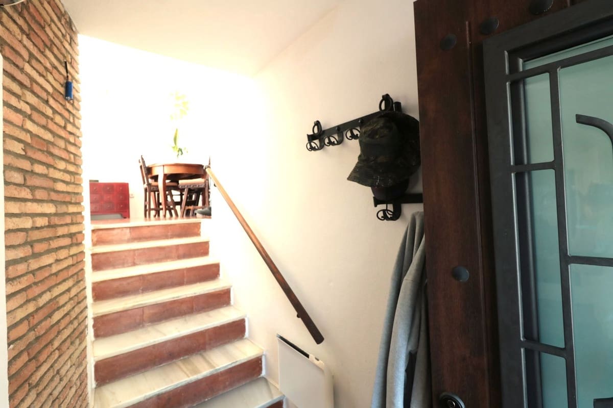 3 Zimmer Villa zu verkaufen in Estepona mit Pool - 569.000 € (Ref: 9670508)