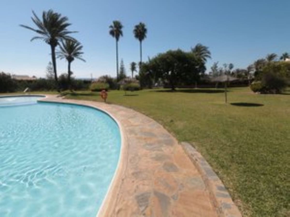 3 Zimmer Villa zu verkaufen in Estepona mit Pool - 569.000 € (Ref: 9670508)