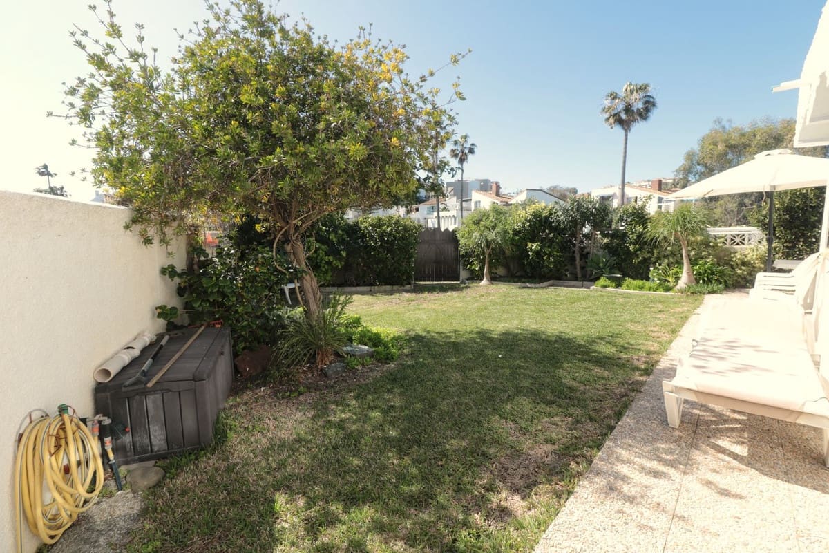 3 Zimmer Villa zu verkaufen in Estepona mit Pool - 569.000 € (Ref: 9670508)