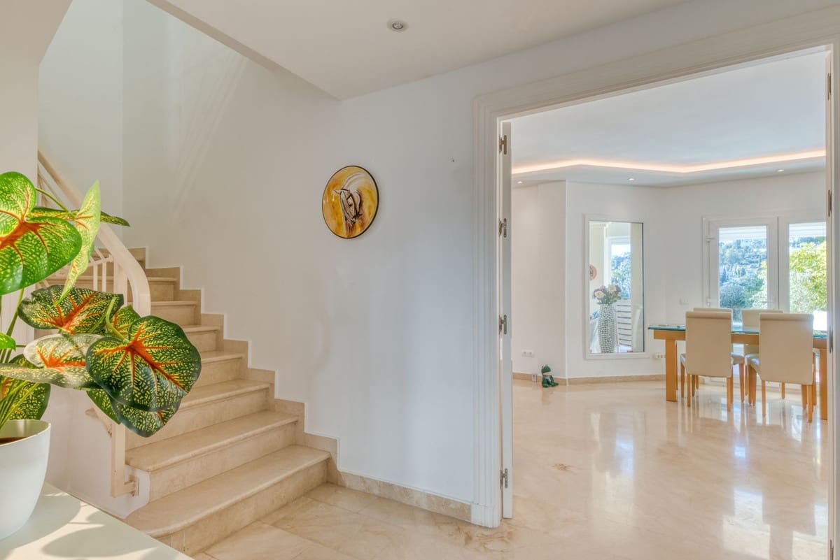 3 bedroom Townhouse for sale in La Quinta with pool - € 695,000 (Ref: 9670510)