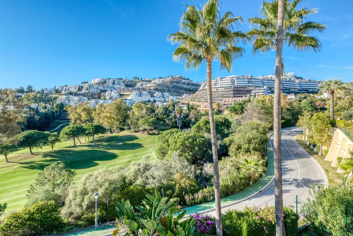 3 bedroom Townhouse for sale in La Quinta with pool - € 695,000 (Ref: 9670510)