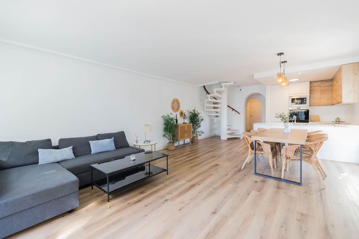 4 bedroom Semi-detached Villa for sale in Calahonda - € 587,000 (Ref: 9670511)