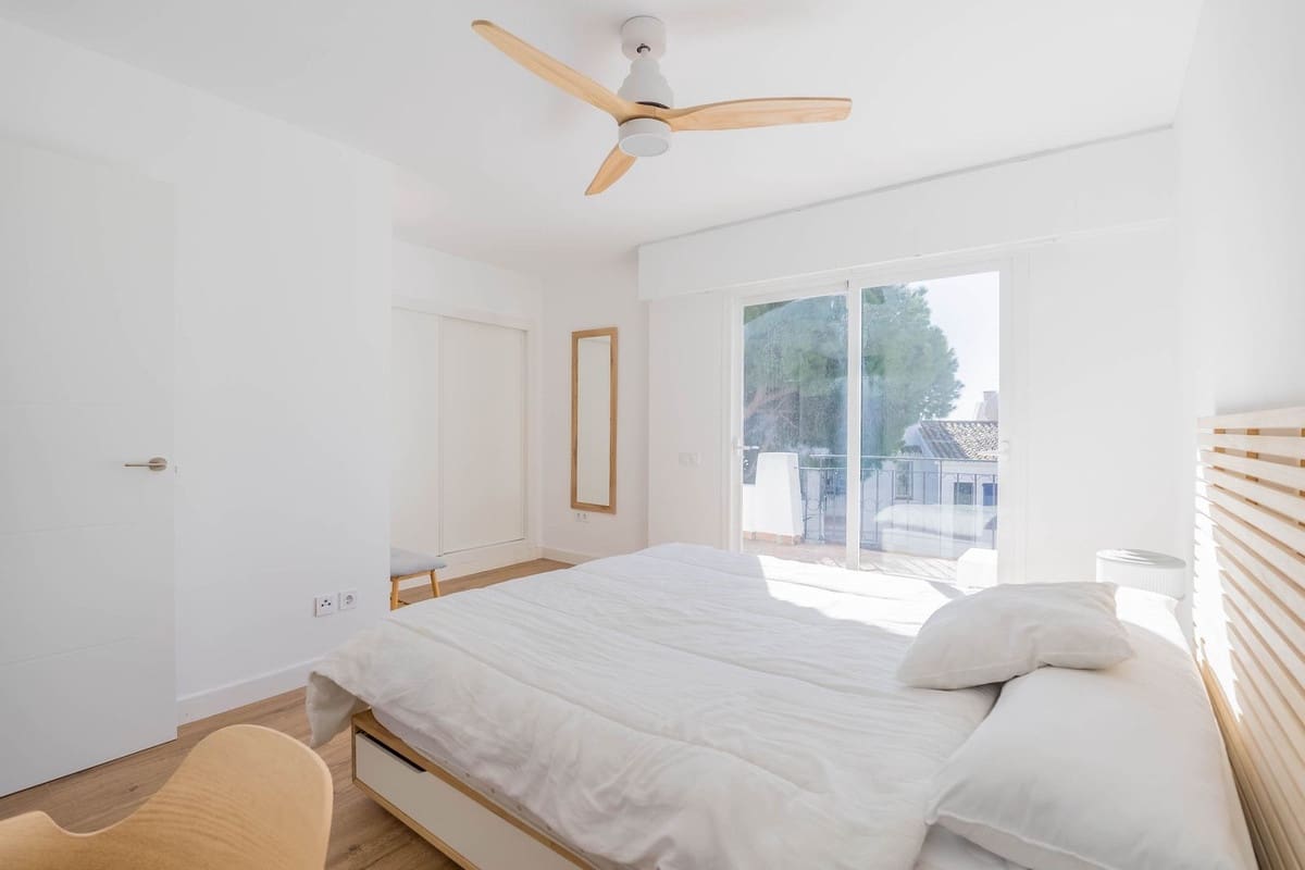 4 bedroom Semi-detached Villa for sale in Calahonda - € 587,000 (Ref: 9670511)