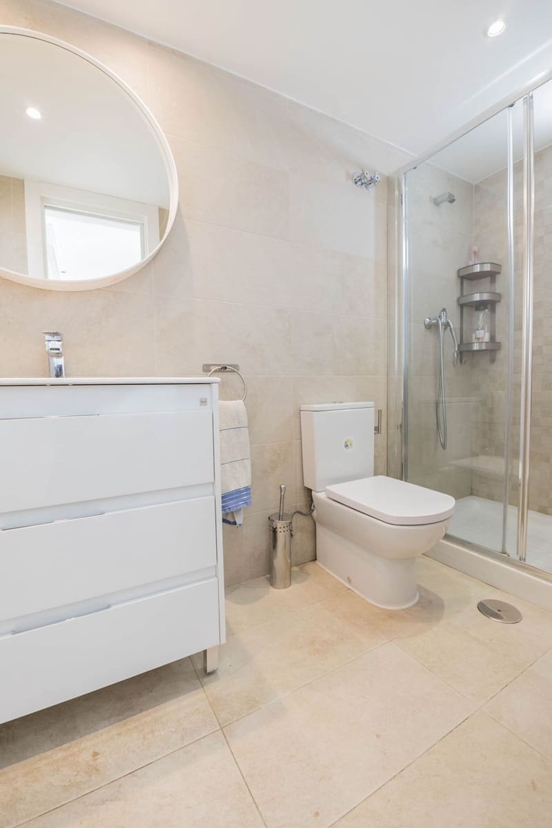 4 bedroom Semi-detached Villa for sale in Calahonda - € 587,000 (Ref: 9670511)