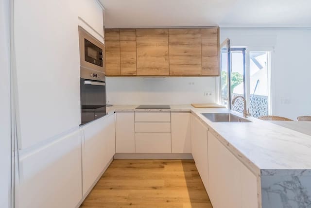 4 slaapkamer Halfvrijstaande villa te koop in Calahonda, Mijas - € 587.000 (Ref: 9670511)