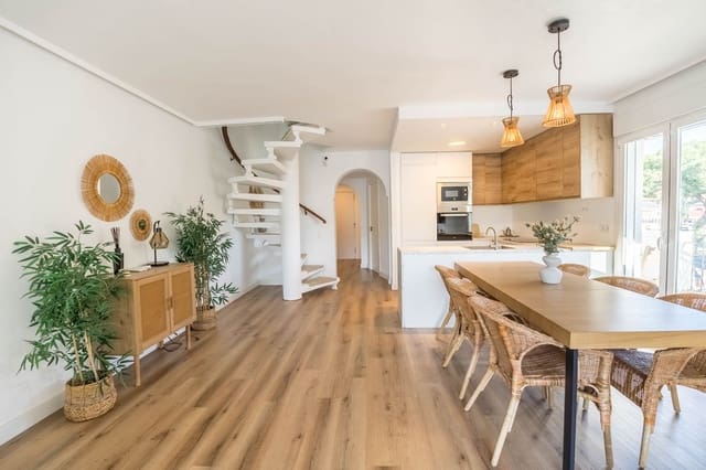 4 slaapkamer Halfvrijstaande villa te koop in Calahonda, Mijas - € 587.000 (Ref: 9670511)