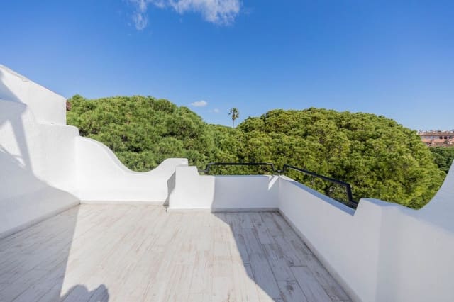 4 slaapkamer Halfvrijstaande villa te koop in Calahonda, Mijas - € 587.000 (Ref: 9670511)