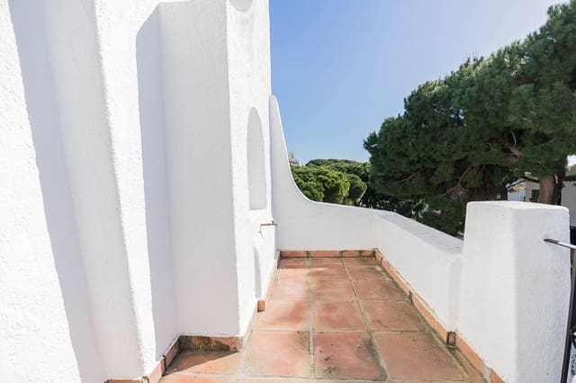 4 slaapkamer Halfvrijstaande villa te koop in Calahonda, Mijas - € 587.000 (Ref: 9670511)