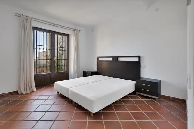 Casa de 3 habitaciones en Benahavís pueblo, Benahavís en venta con piscina - 630.000 € (Ref: 9670512)