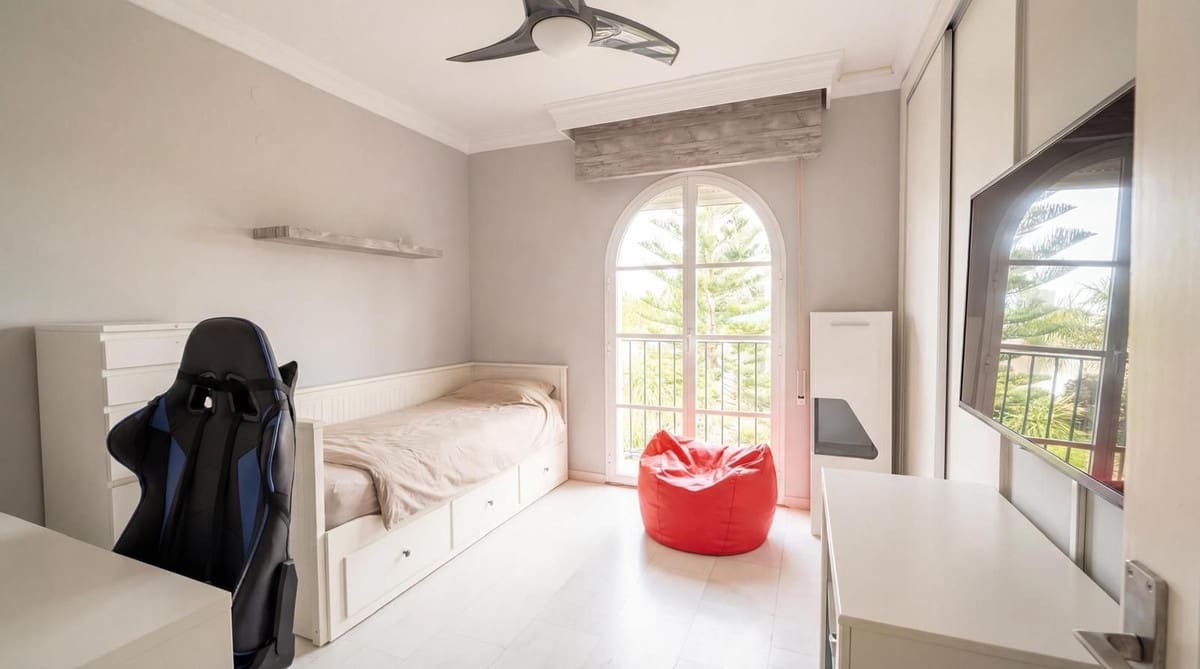 3 slaapkamer Huis te koop in Nueva Andalucia met zwembad - € 678.000 (Ref: 9670513)